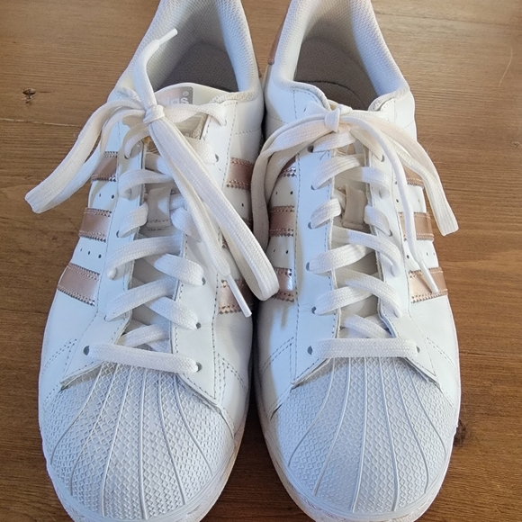 Adidas Rose Gold Superstar - Picture 3 of 7